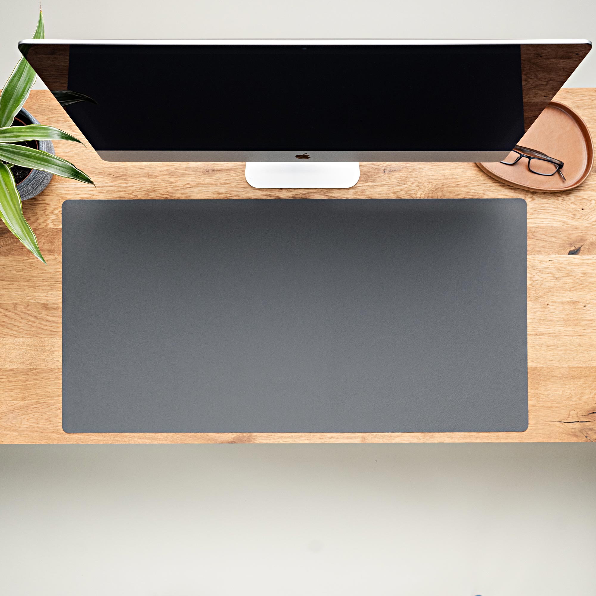 Leather desk pad