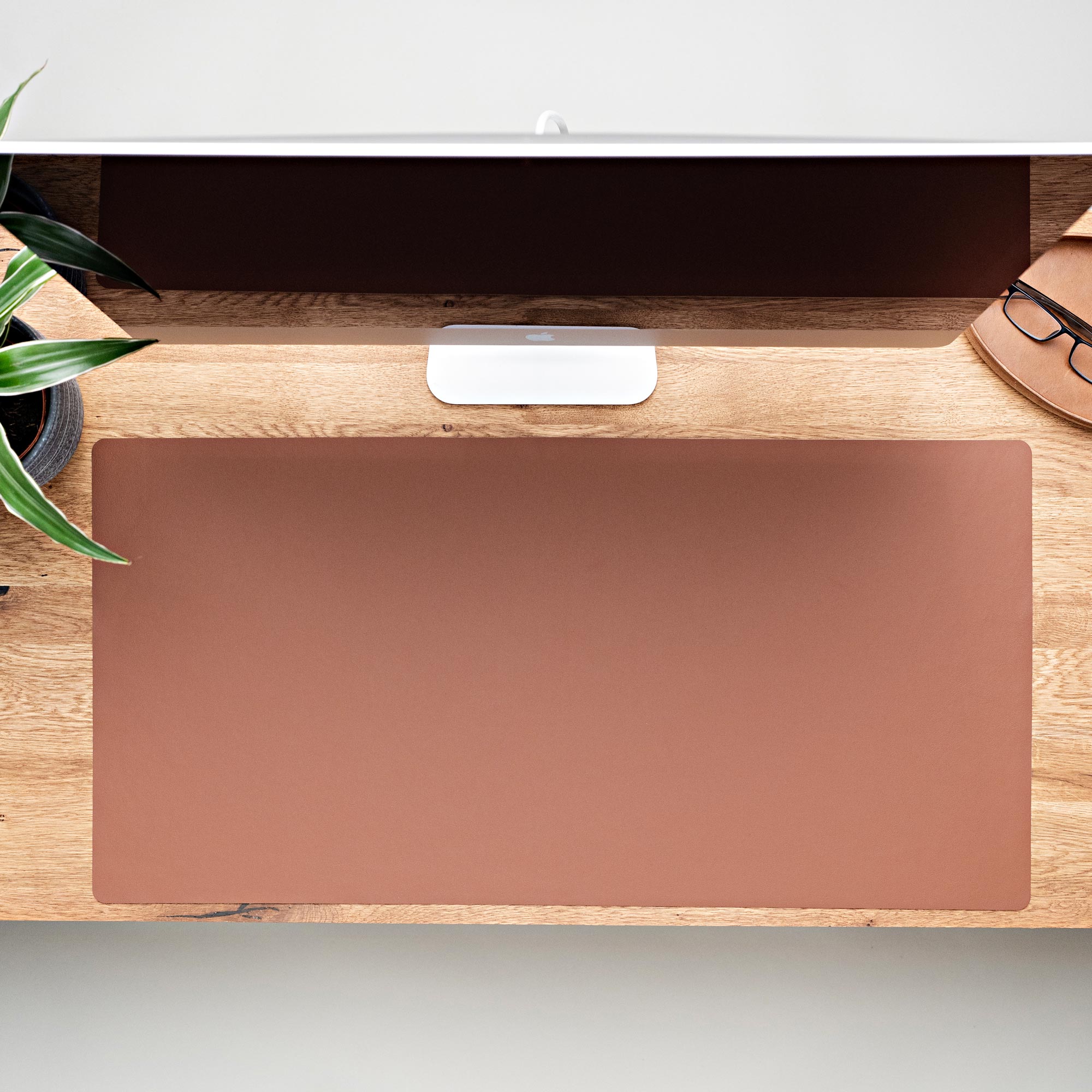 Leather desk pad