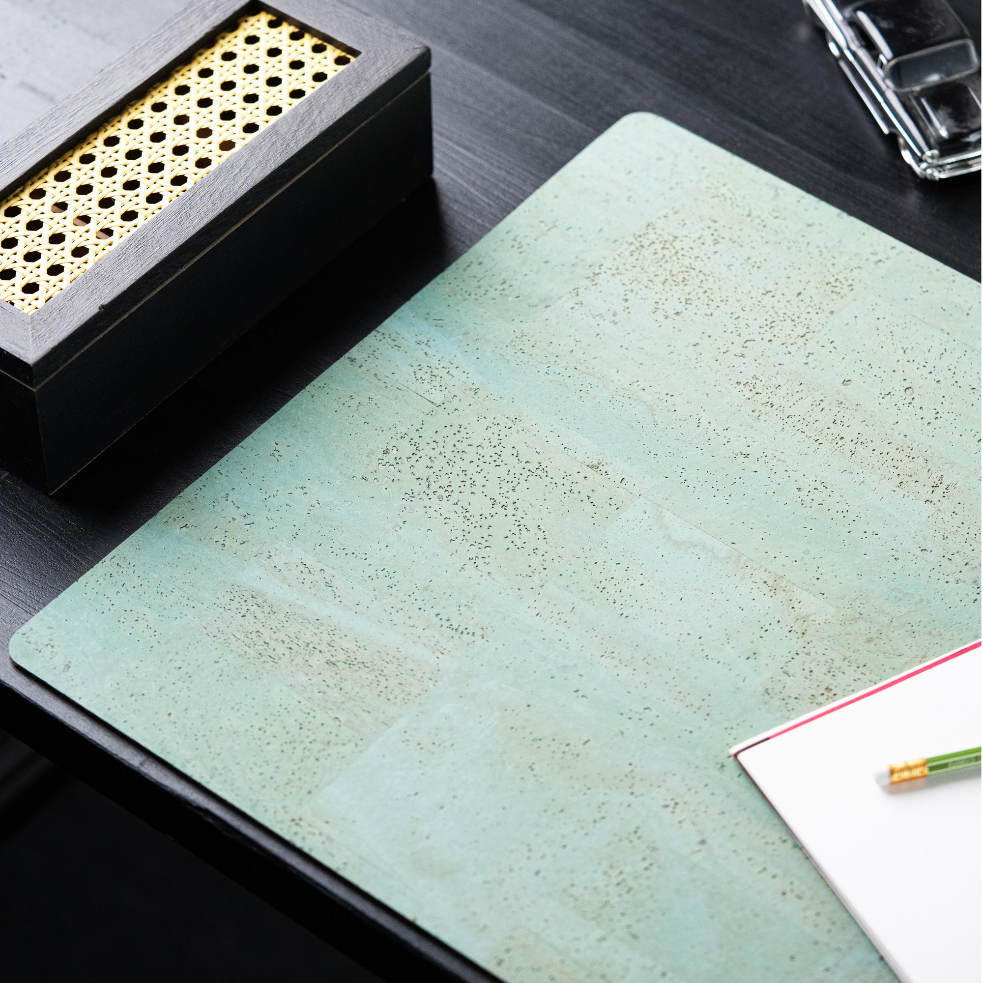 Detail Kork schreibtischunterlage minzgrün