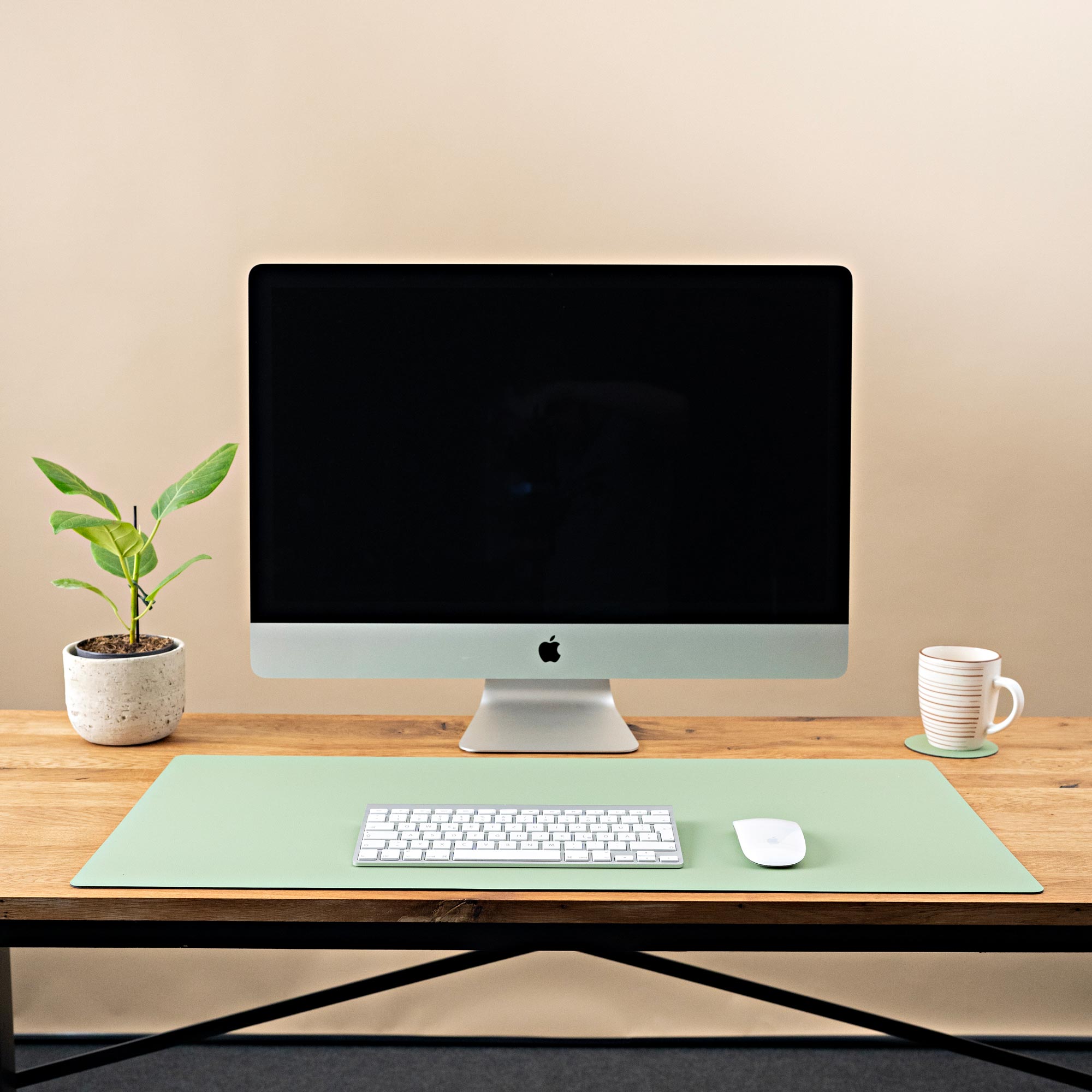 Desk pad made of recycled leather