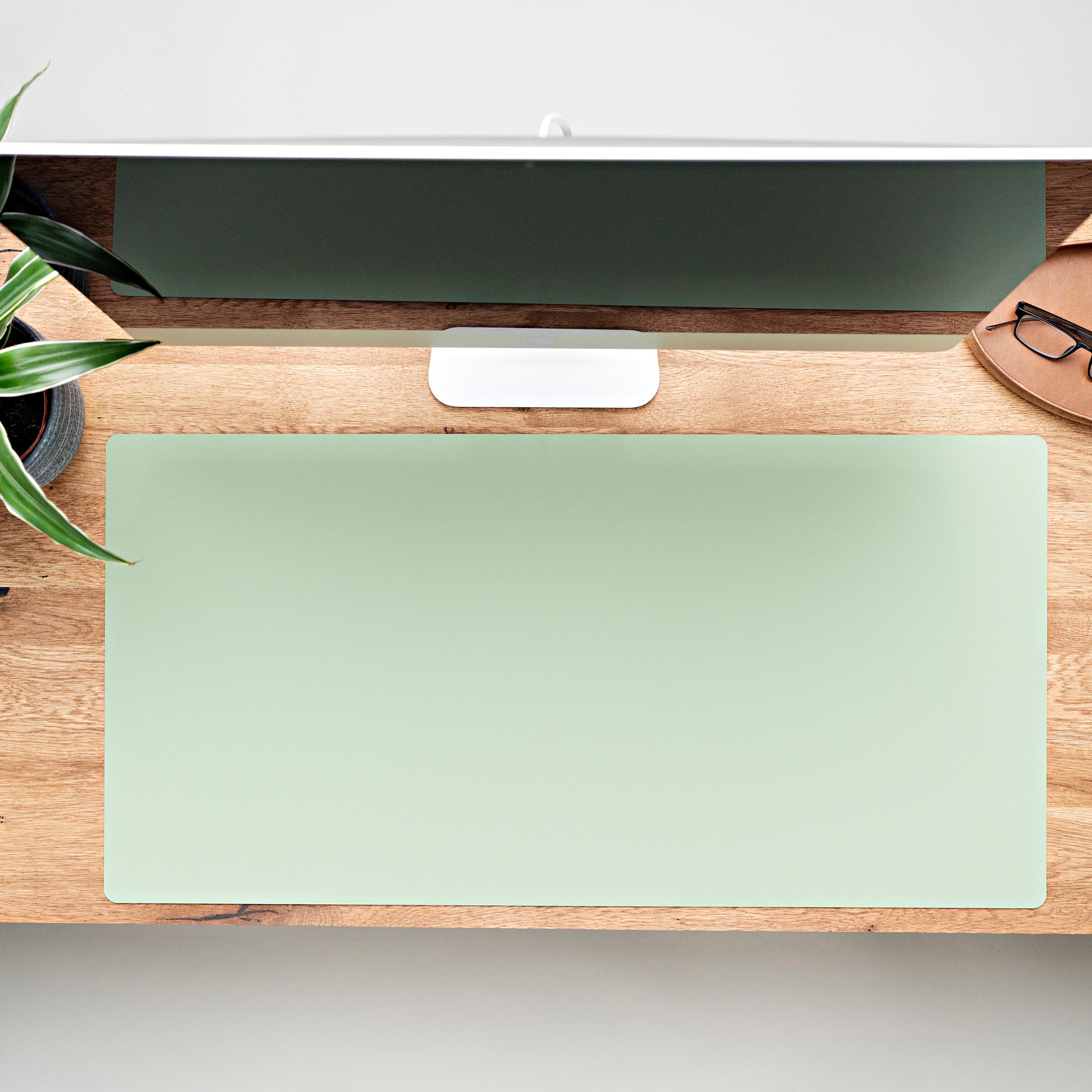 Desk pad made of recycled leather