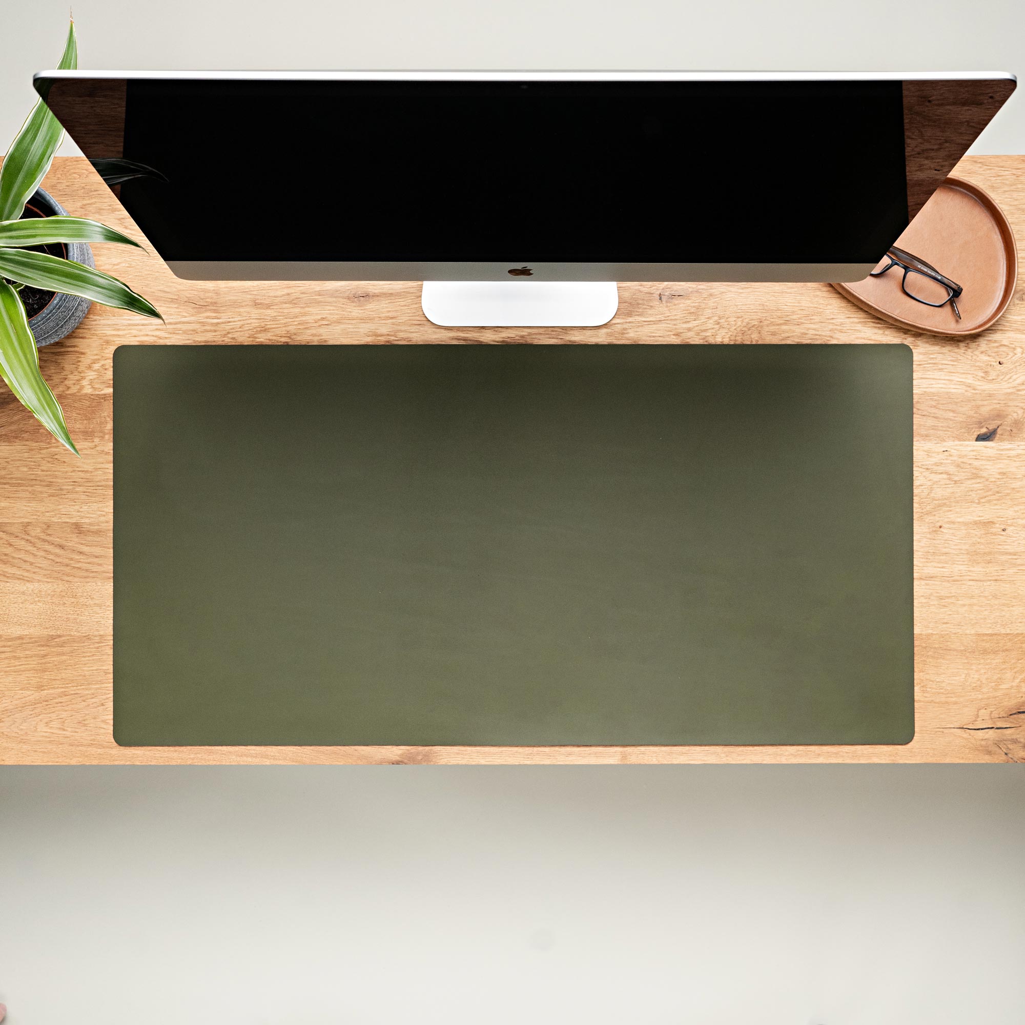 Leather desk pad