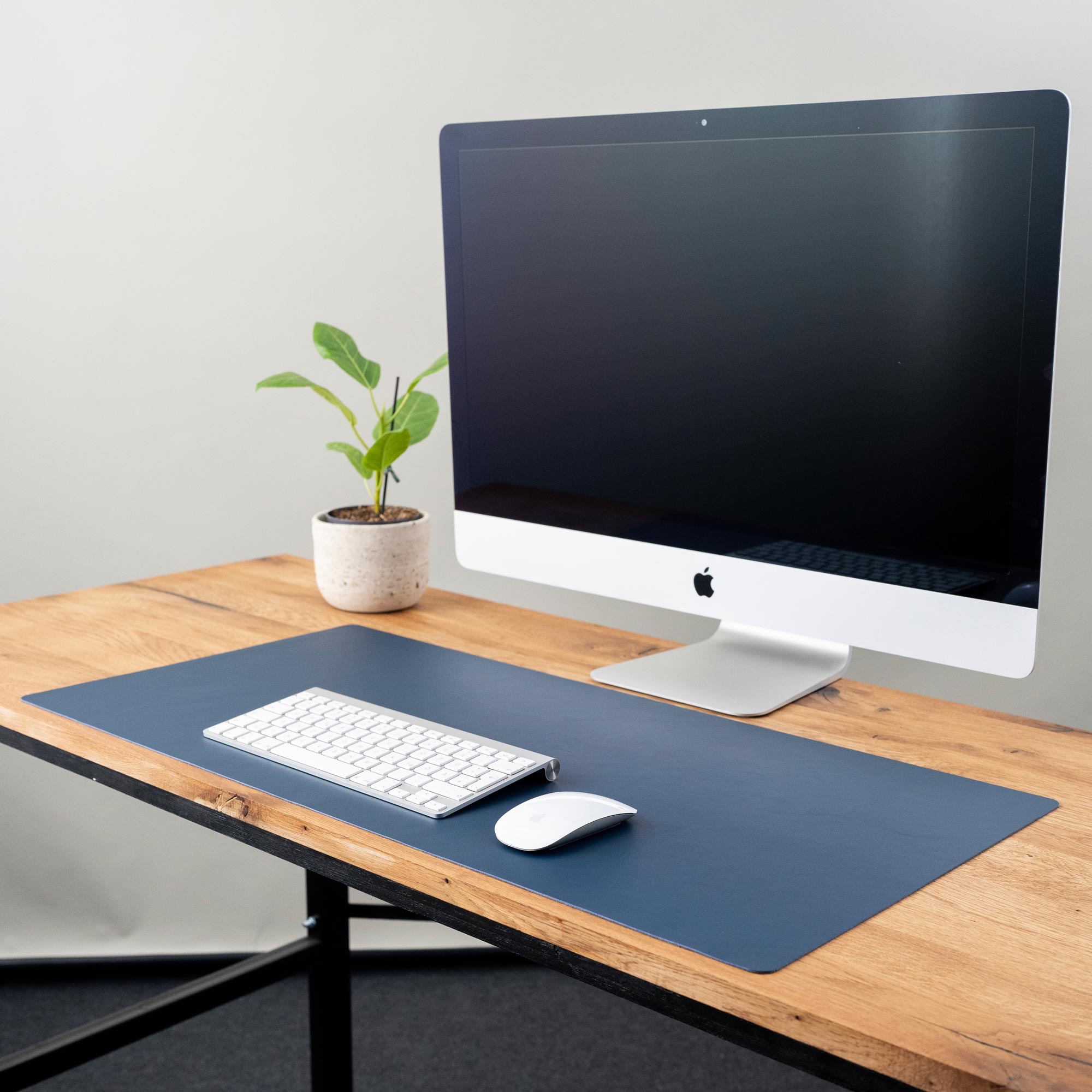 Leather desk pad