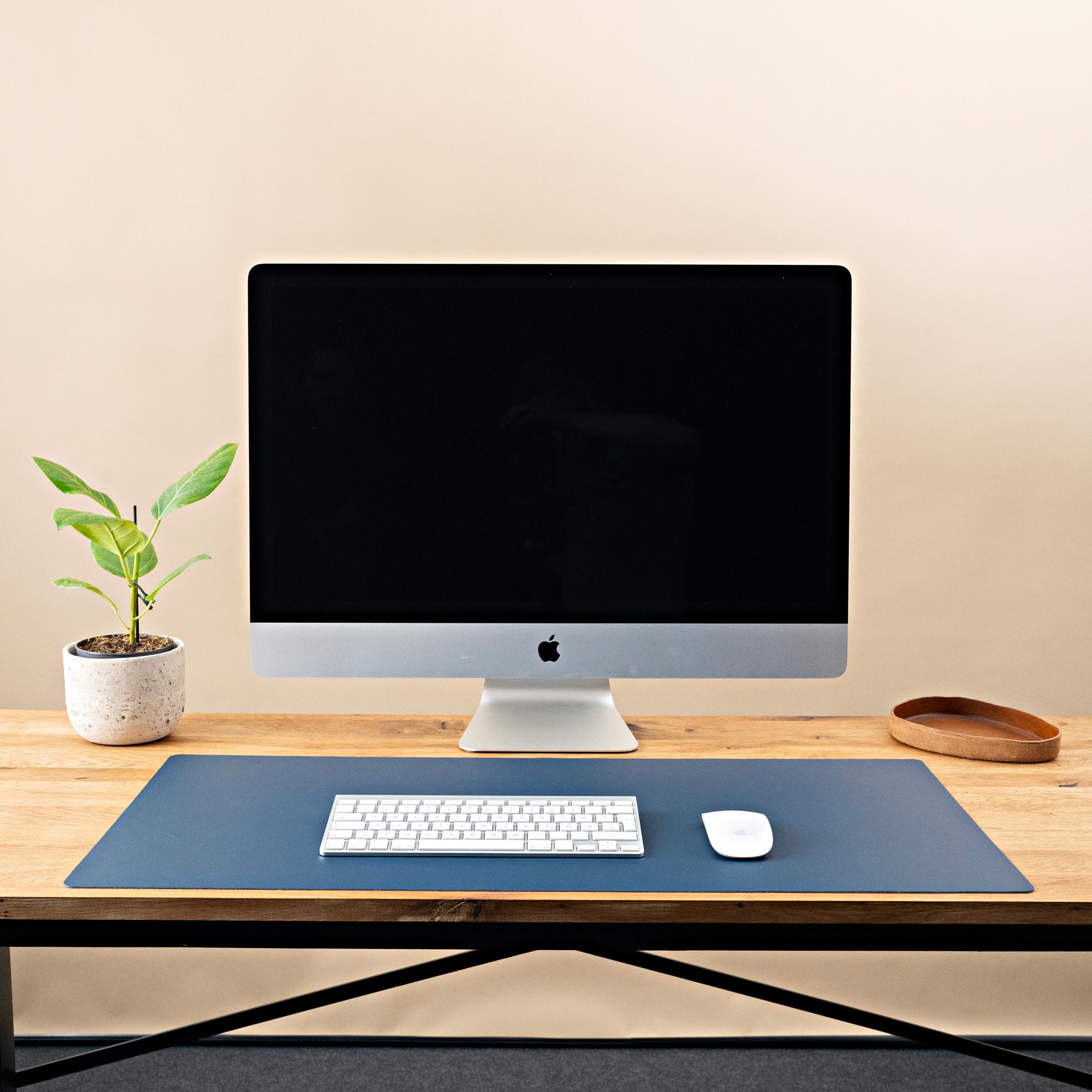 Leather desk pad