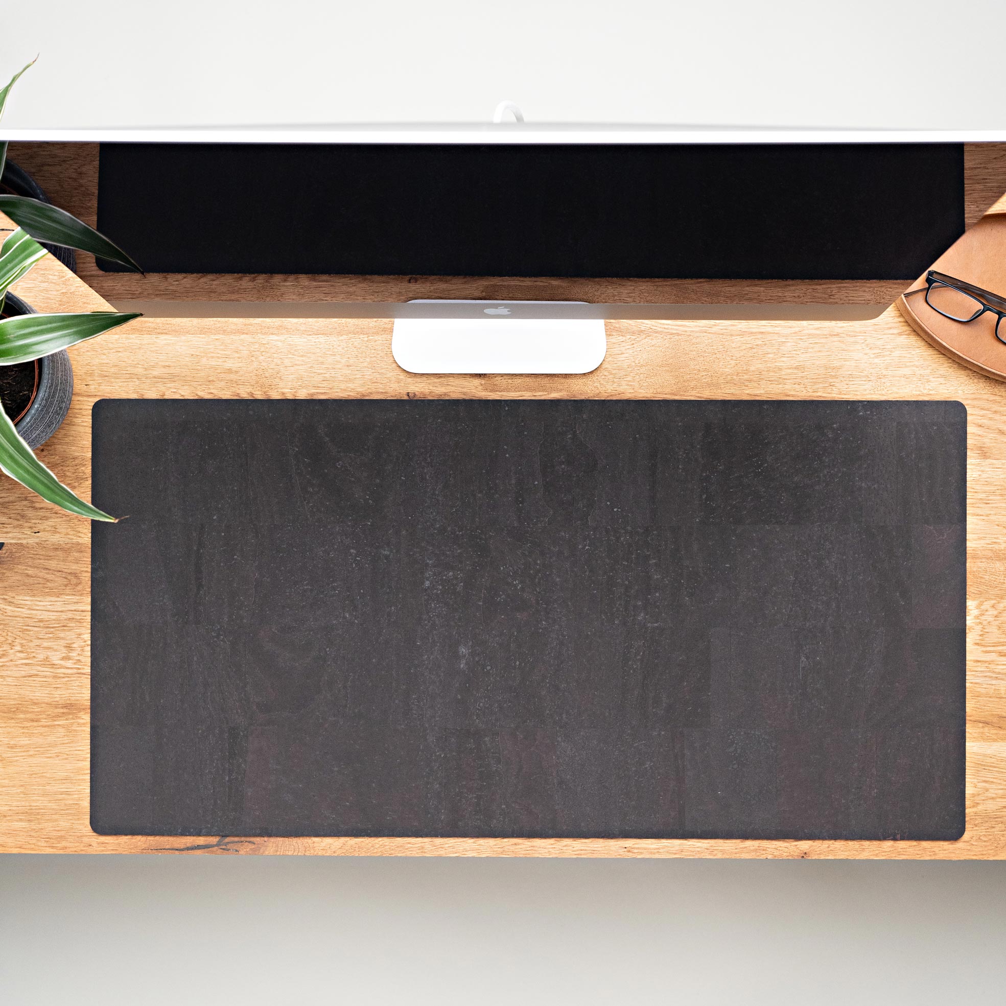 Schreibtischunterlage aus Korkleder braun